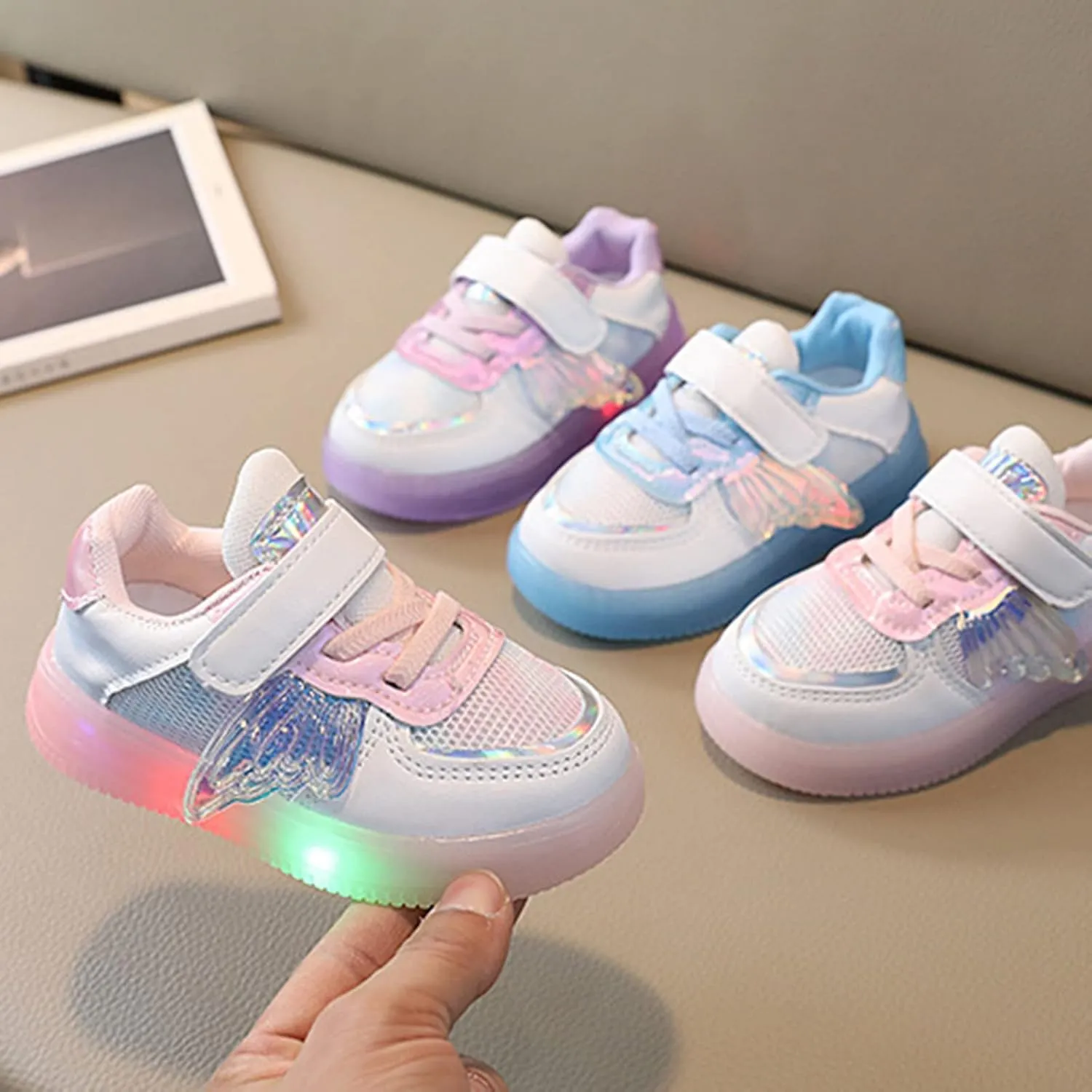 Children LED Light Emitting Shoes Fashion Boys Girls Butterfly Style Sports Light up Mesh Breathable Shoes