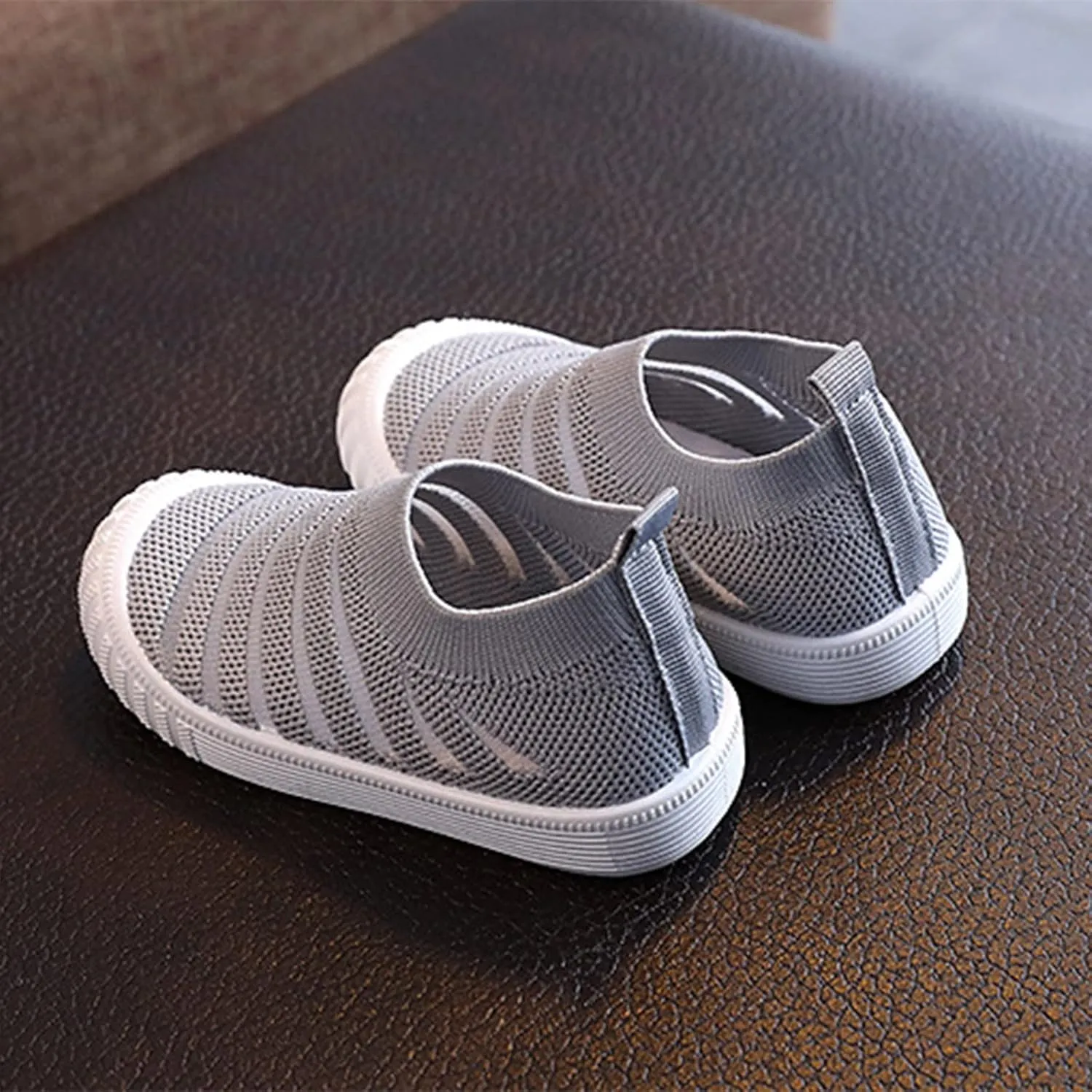 EnJoCho Baby Breathable Shoes Summer And Autumn Girls Sneakers Flying Woven Mesh Breathable Comfortable Flat Casual Shoes
