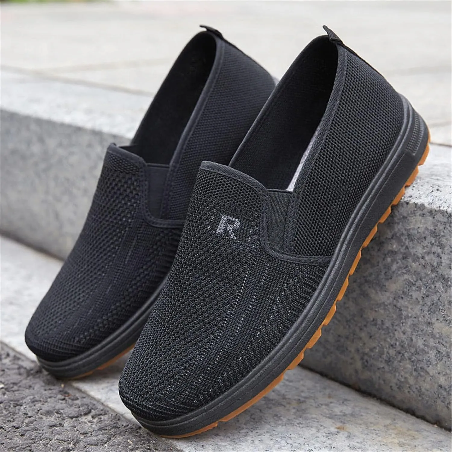 Fashion Spring and Summer Men Casual Shoes Flat Soft Bottom Mesh Breathable Slip On Mens Shoes Dress Casual Slip on