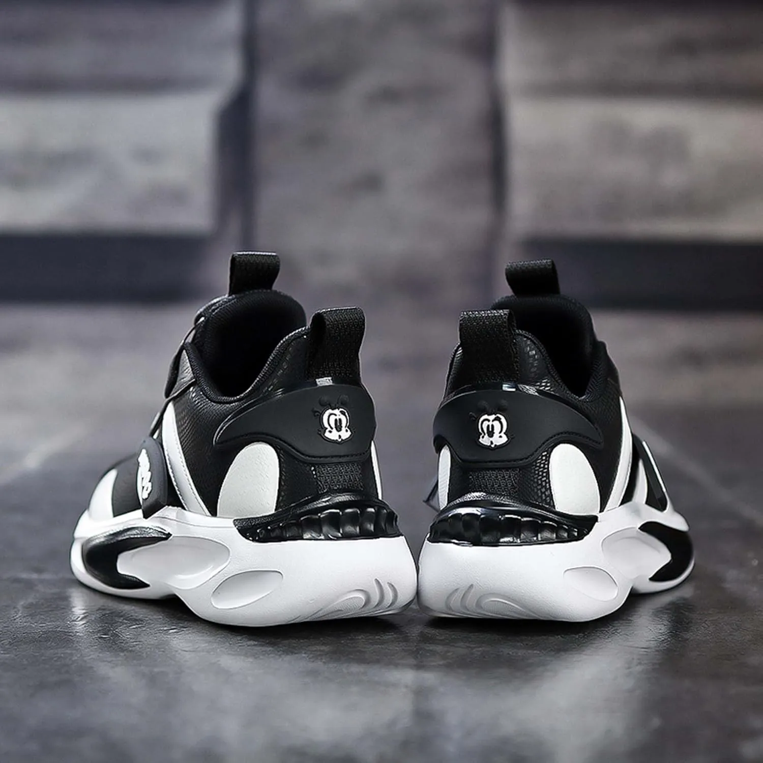 Kid's Rotating Buckle Running Shoes, Breathable and Lightweight Walking Shoes, Anti Slip and Wear-Resistant Sports Shoes, Synthetic Leather Upper Running Shoes, Short Distance Running Shoes.