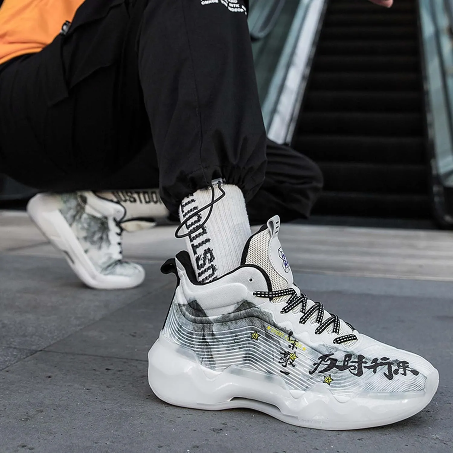 Men's and Women's Lace Up Basketball Shoes Anti Slip and Wear-Resistant Outdoor Shoes Comfortable and Breathable Sports Shoes Short Distance Running Shoes Unique Style Basketball Shoes