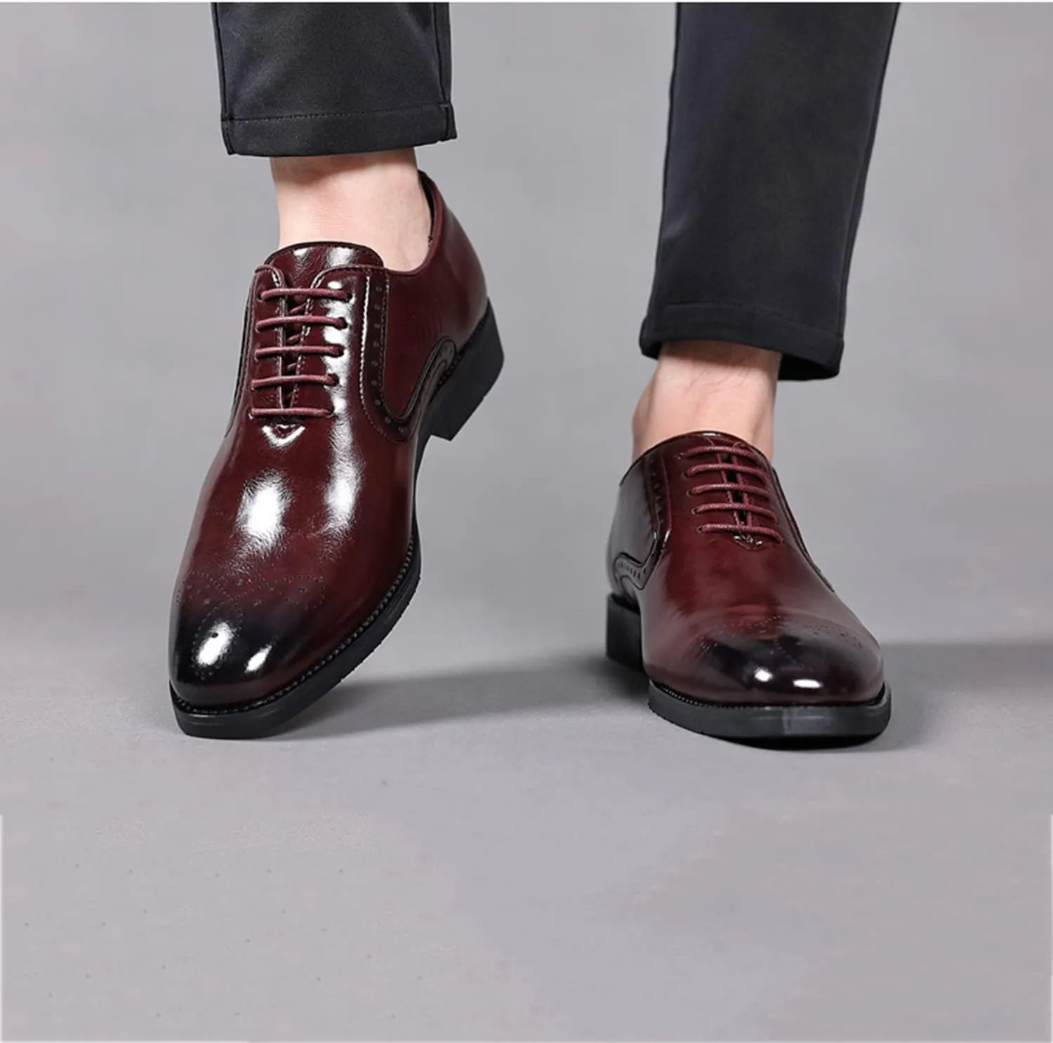 Men's Business Casual Dress Shoes Classic Wingtip Lace-Up Brogues Modern Formal Oxfords Shoes