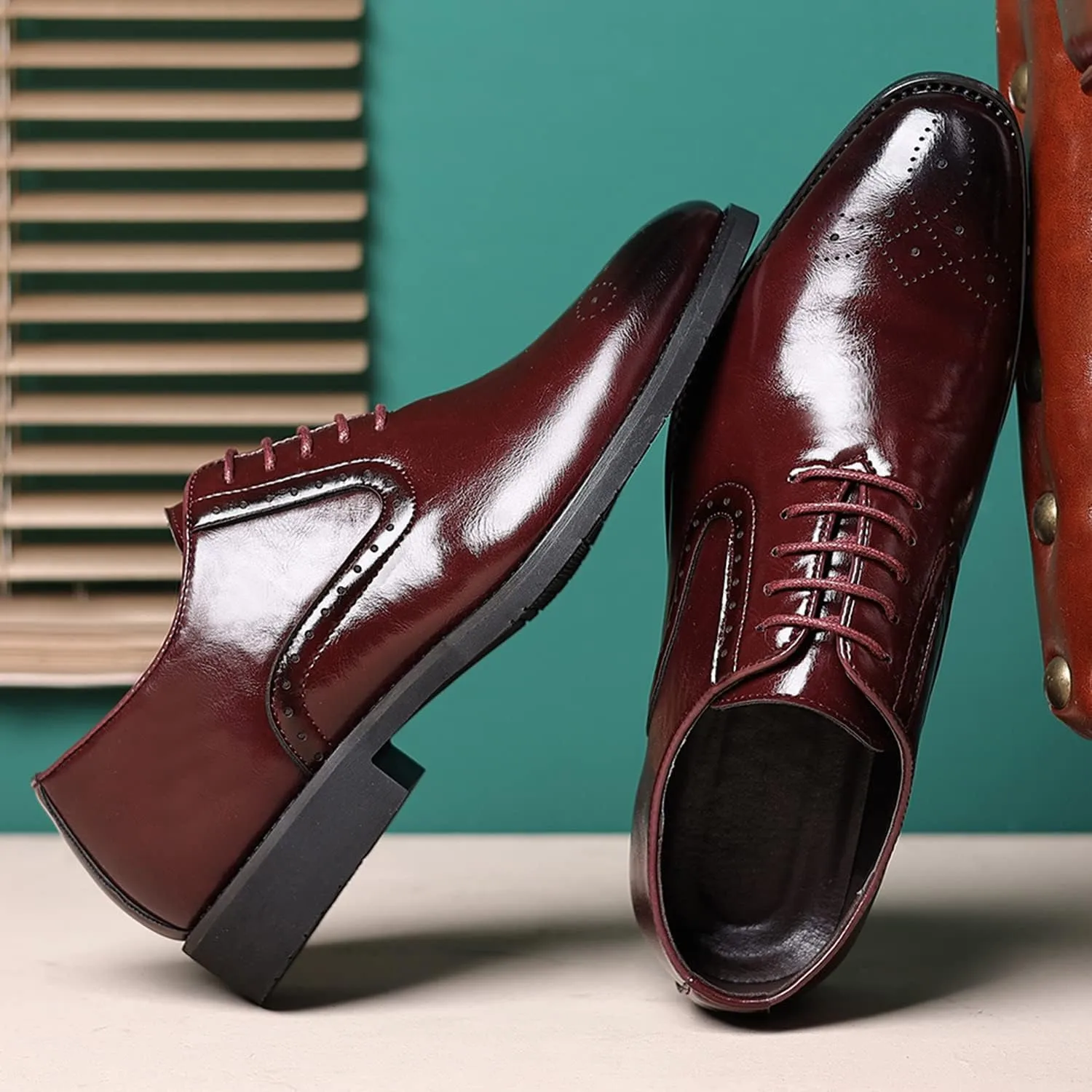 Men's Business Casual Dress Shoes Classic Wingtip Lace-Up Brogues Modern Formal Oxfords Shoes