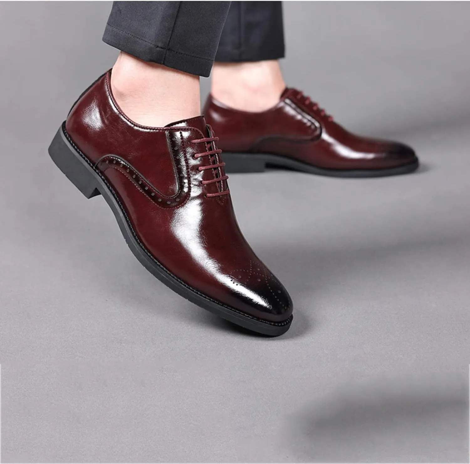 Men's Business Casual Dress Shoes Classic Wingtip Lace-Up Brogues Modern Formal Oxfords Shoes
