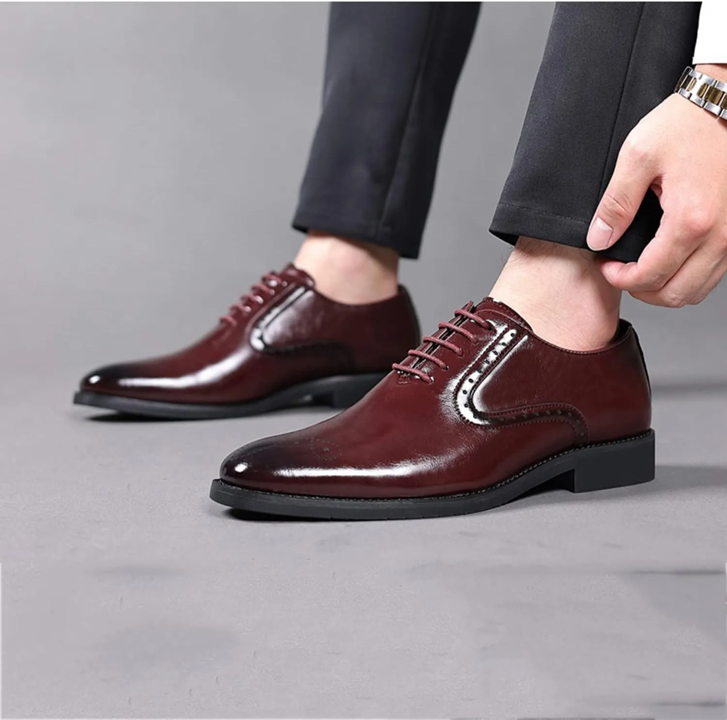 Men's Business Casual Dress Shoes Classic Wingtip Lace-Up Brogues Modern Formal Oxfords Shoes