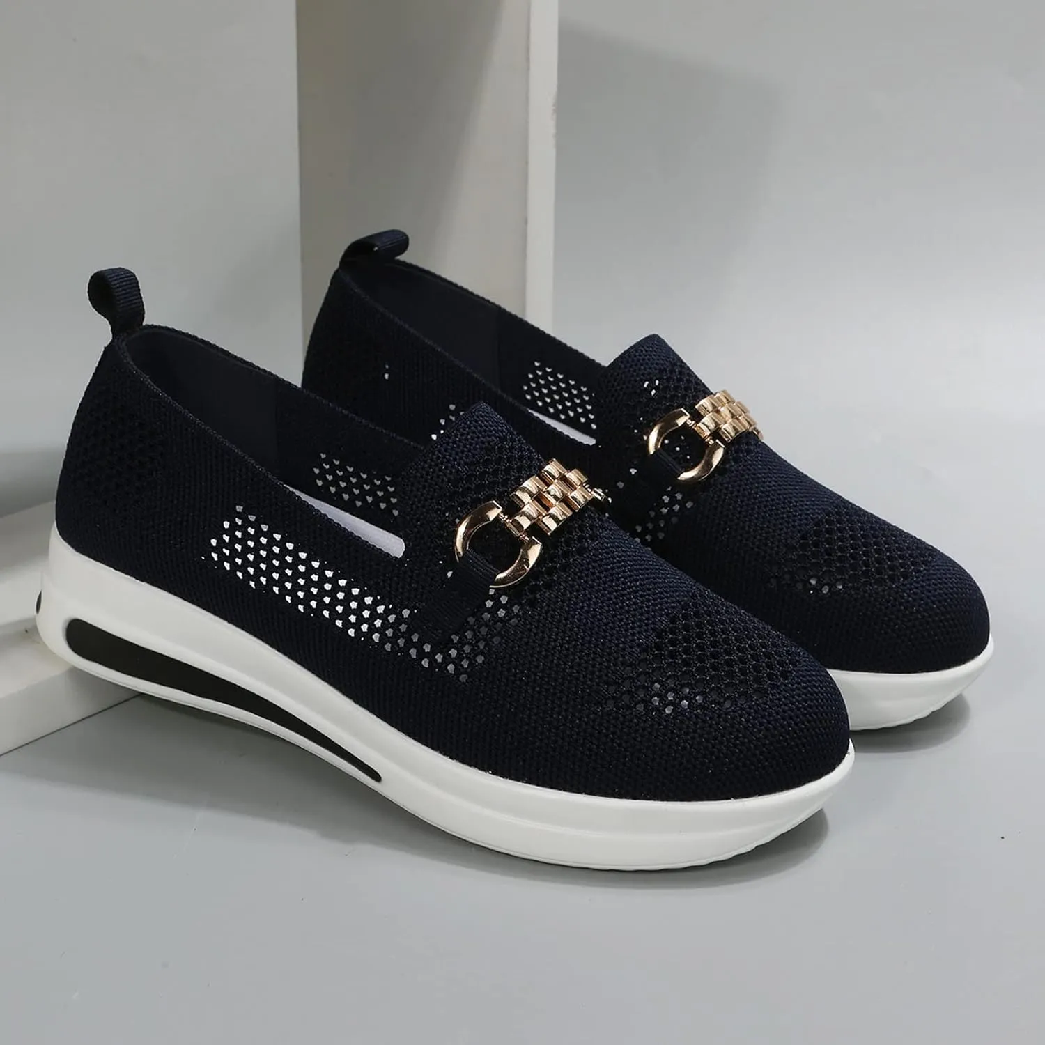 Slip on Chain Decorative Casual Sport Shoes Woven Comfortable Breathable Lighweight Sneakers for Alll Day Wear Soft Sole Outdoor Walking Shoes for Women