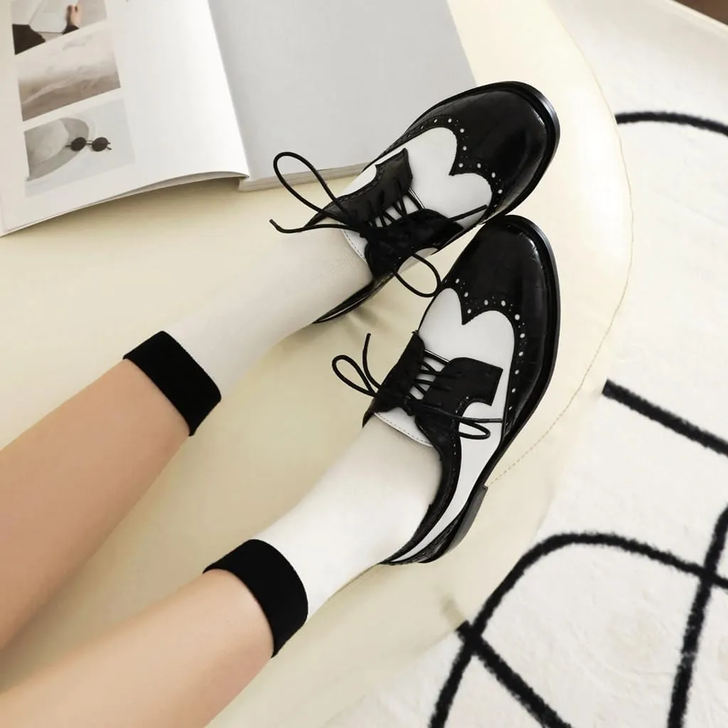Women's Flat Lace Up Two Toned Oxford Shoes Wingtip Perforated School Uniform Saddle Oxfords Brogues