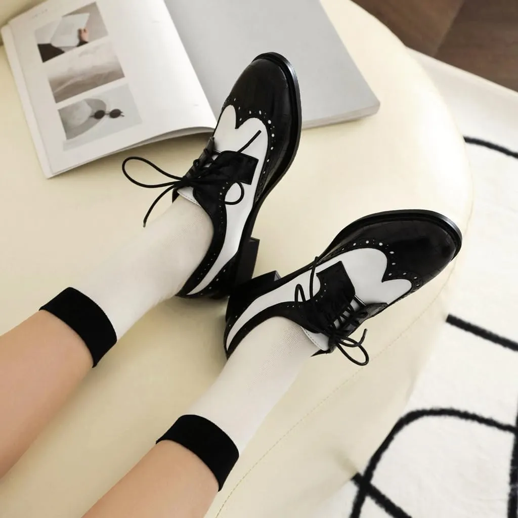 Women's Flat Lace Up Two Toned Oxford Shoes Wingtip Perforated School Uniform Saddle Oxfords Brogues