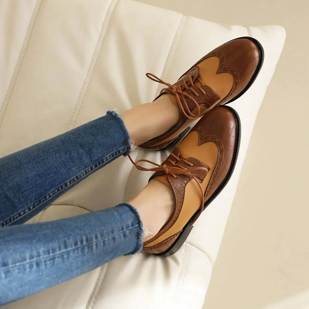 Women's Flat Lace Up Two Toned Oxford Shoes Wingtip Perforated School Uniform Saddle Oxfords Brogues
