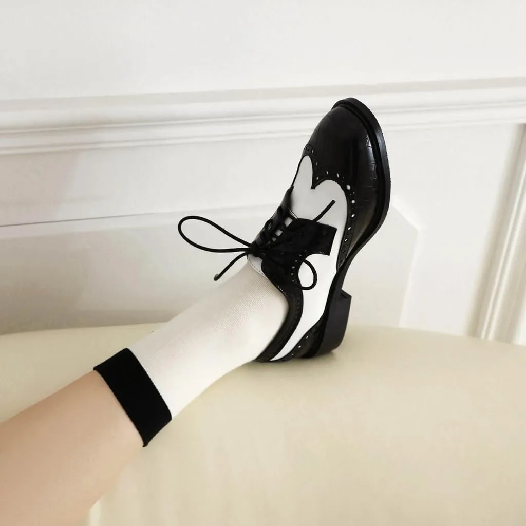 Women's Flat Lace Up Two Toned Oxford Shoes Wingtip Perforated School Uniform Saddle Oxfords Brogues