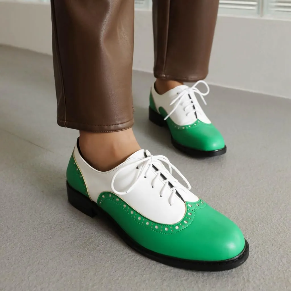 Women's Flat Saddle Oxford Shoes Two Toned Wingtip Perforated Lace Up School Uniform Oxfords Brogues